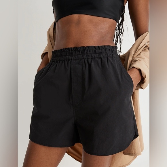 Madewell Bailey Pull-On Shorts on True Black - Picture 4 of 12